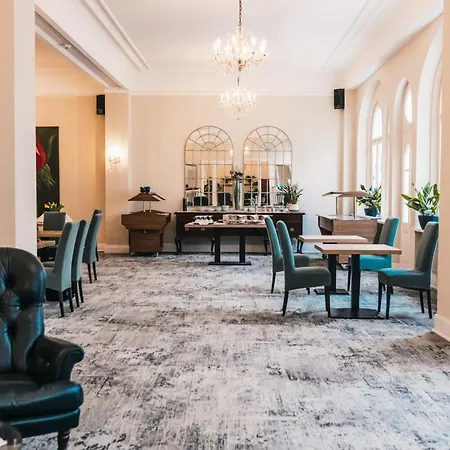 Hotel Quellenhof 3*