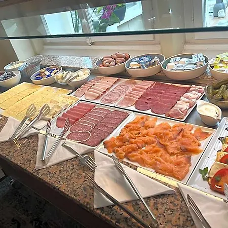 Hotel Quellenhof 3*